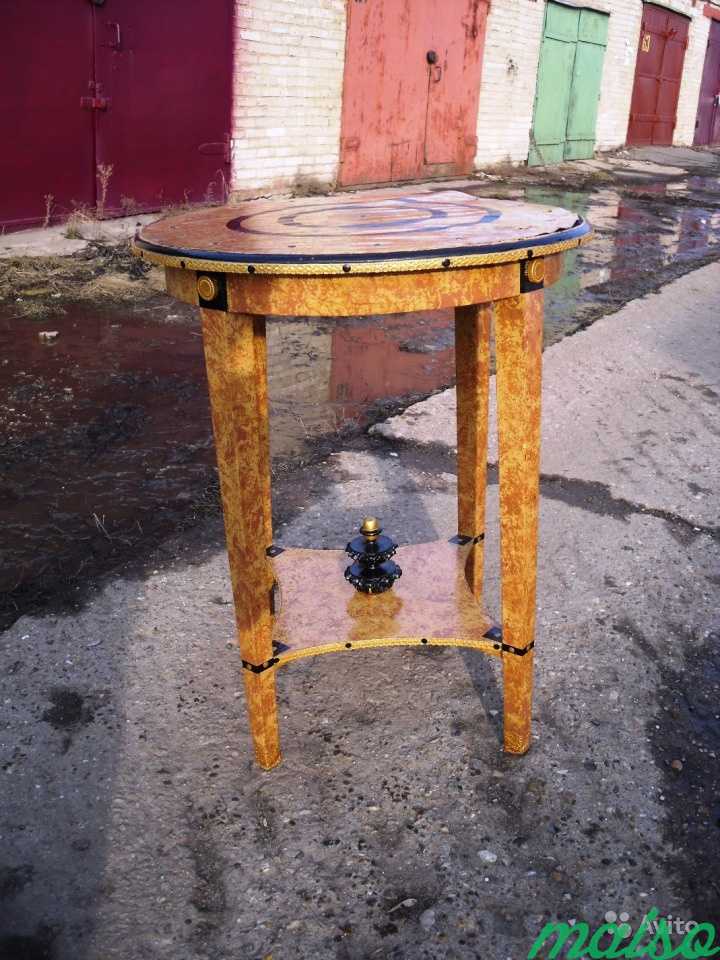 Старинный столик в Москве. Фото 3