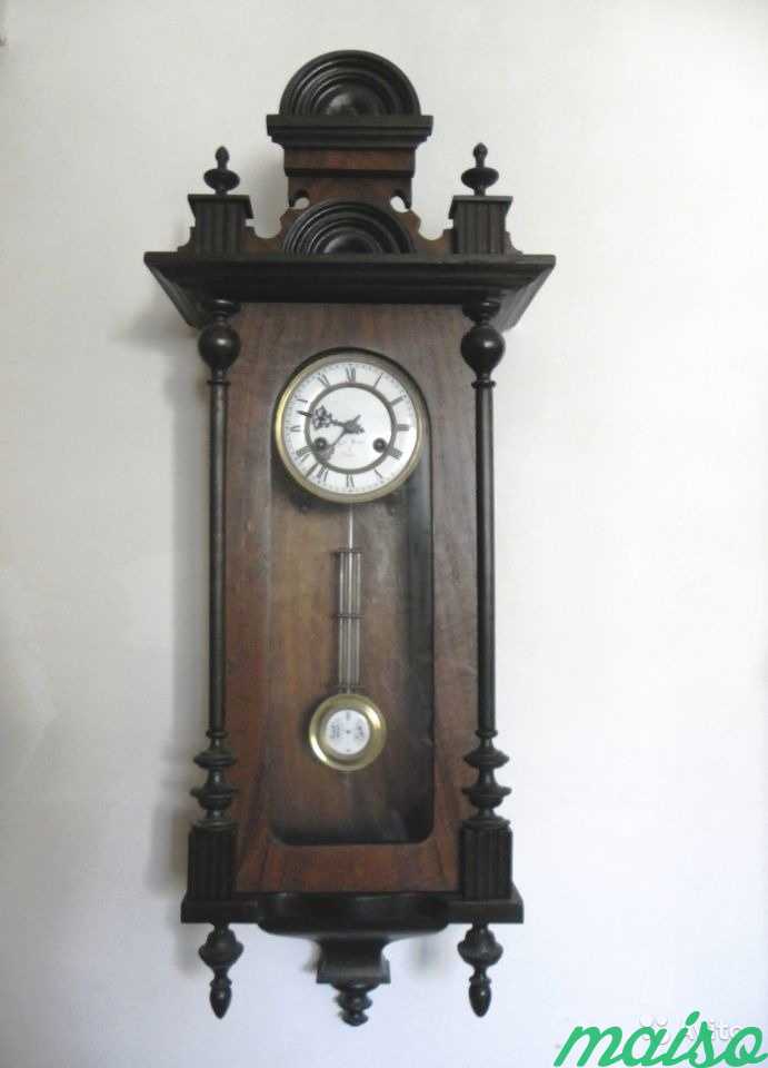 Старинные настенные часы, конец 19 века в Москве. Фото 1