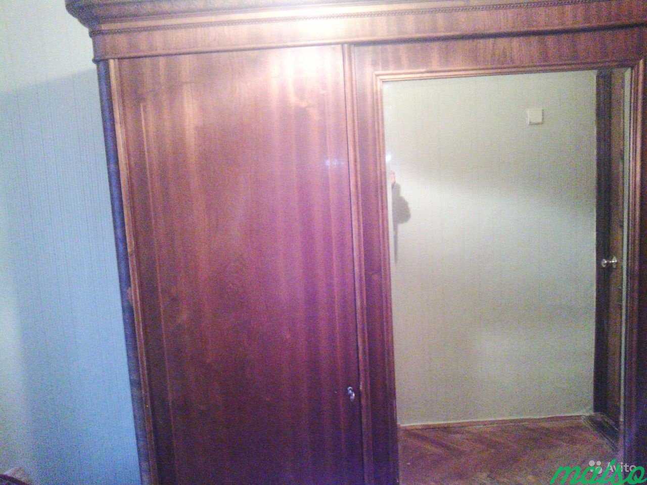 Шкаф-гардероб 3х створчатый зеркалльный с инкруст в Москве. Фото 2