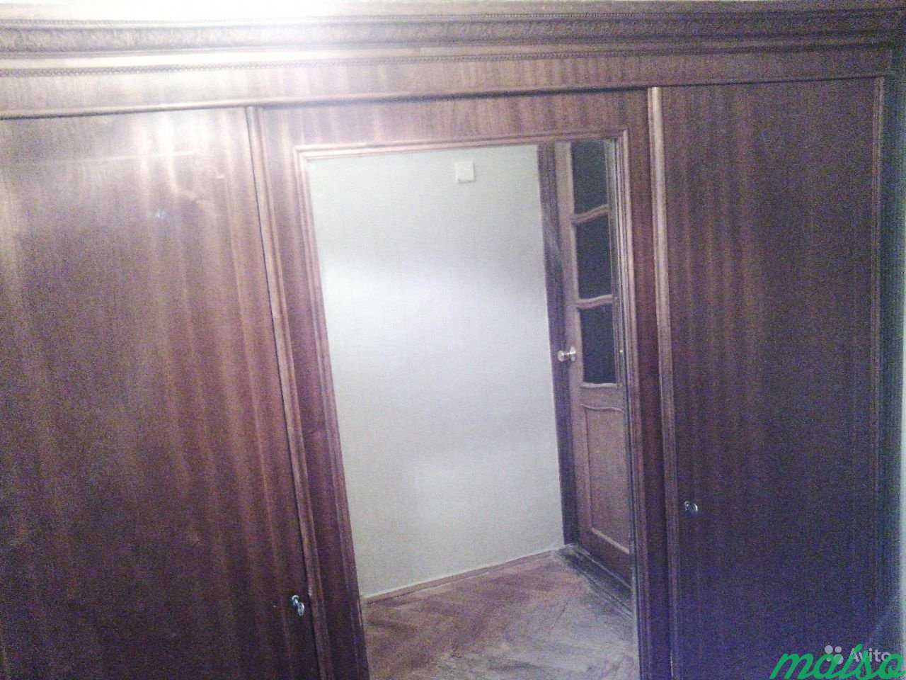 Шкаф-гардероб 3х створчатый зеркалльный с инкруст в Москве. Фото 1