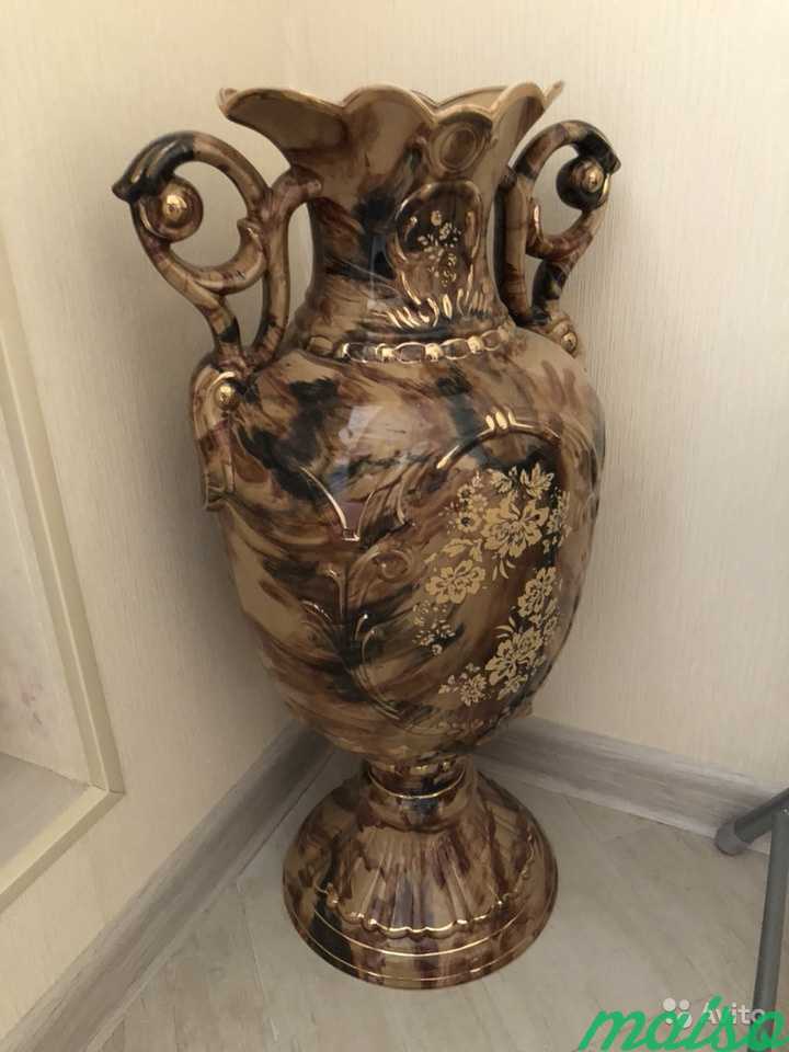 Купить на авито псков вазы. Ваза напольная Morita Japan 60. Подставка для вазы напольная. Ваза напольная железная. Напольная ваза с металлическим золотым каркасом.