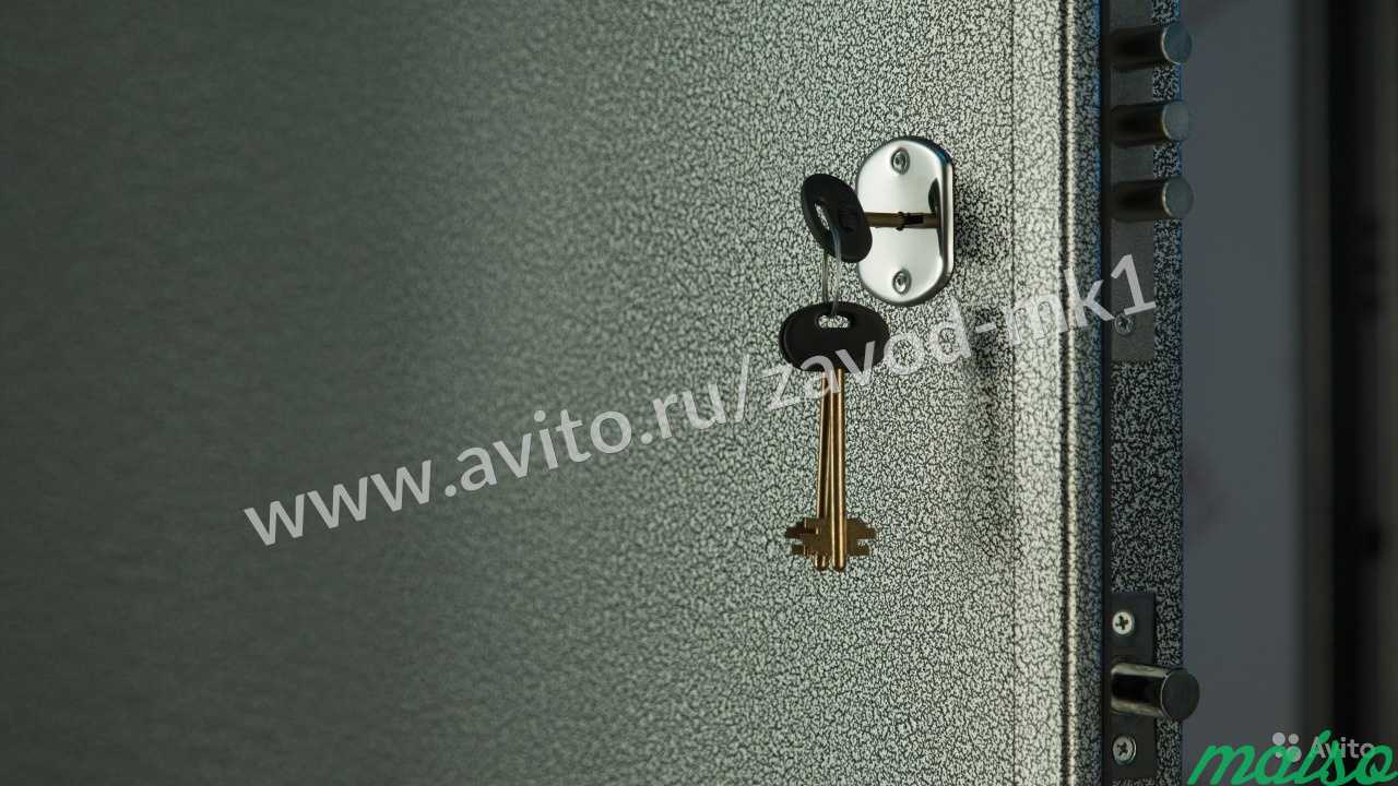 Дверь из железа с отделкой ламинатом в квартиру в Москве. Фото 5