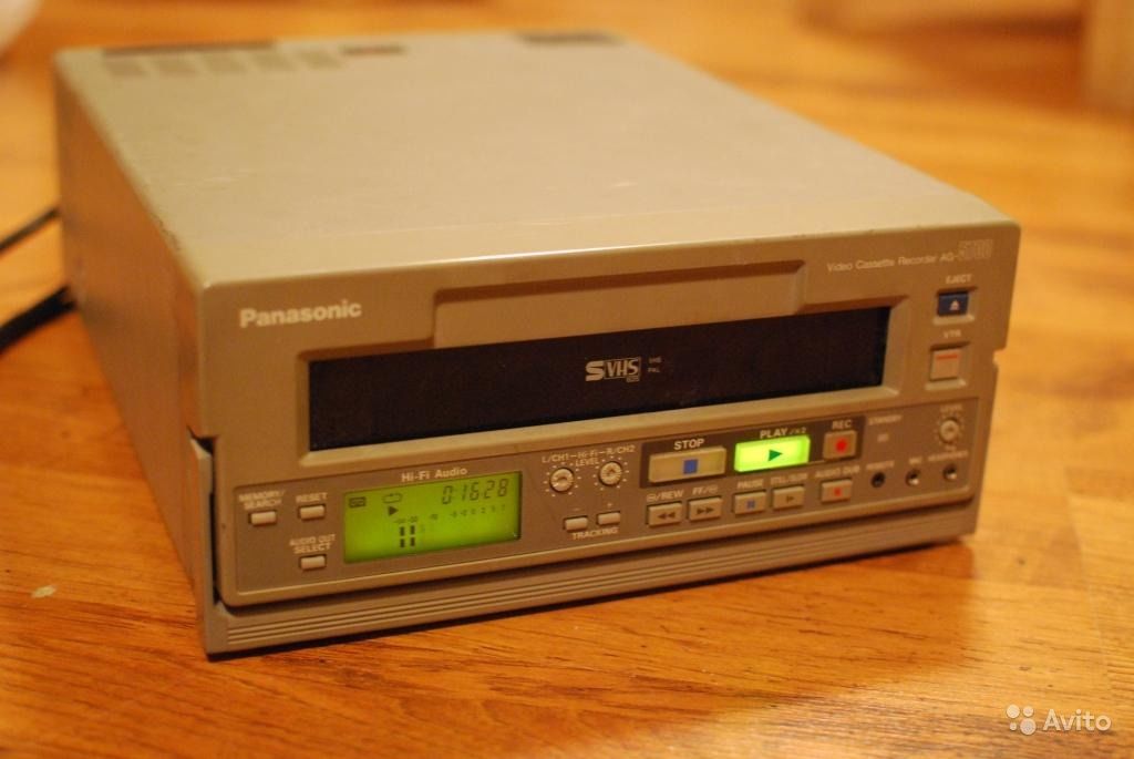 Видеомагнитофон Panasonic AG-5700 S-VHS VCR в Москве. Фото 1