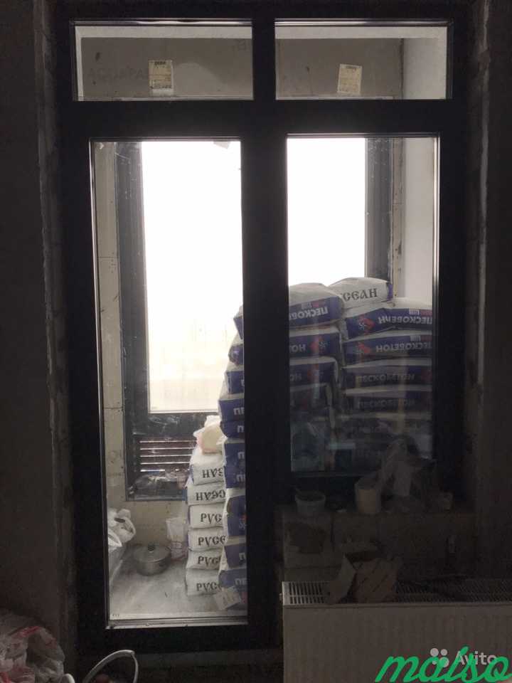 Алюминиевая дверь окно тёплое с двух камерным осте в Москве. Фото 1