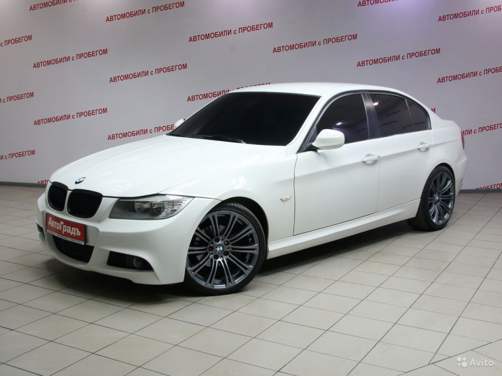 Купить бмв бу москва и область. BMW 318i белая. BMW 3 2010 белая. BMW 320. БМВ 318i 2011 белая.