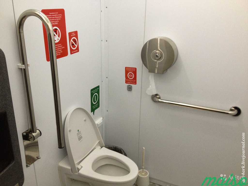 Городской полностью автономный туалетный модуль в Москве. Фото 7