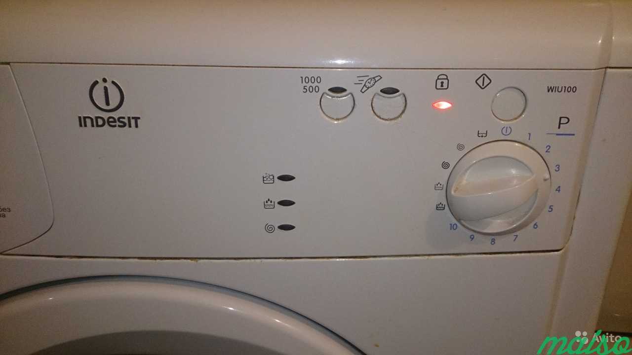 Узкая стиральная машина Indesit wiu 100 не рабочая в Москве. Фото 2