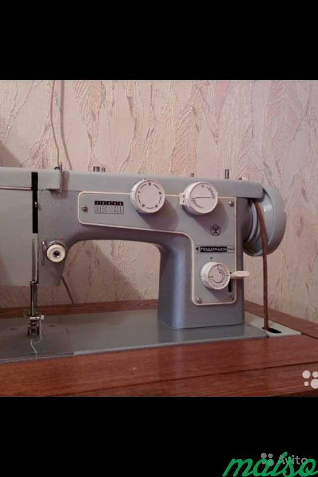 Купить швейную машинку 142м. Зингер 143 а машинка.