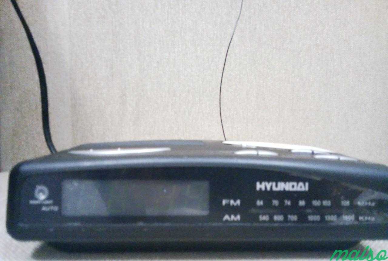 Часы с радиоприемником hyundai H-1502 в Москве. Фото 2