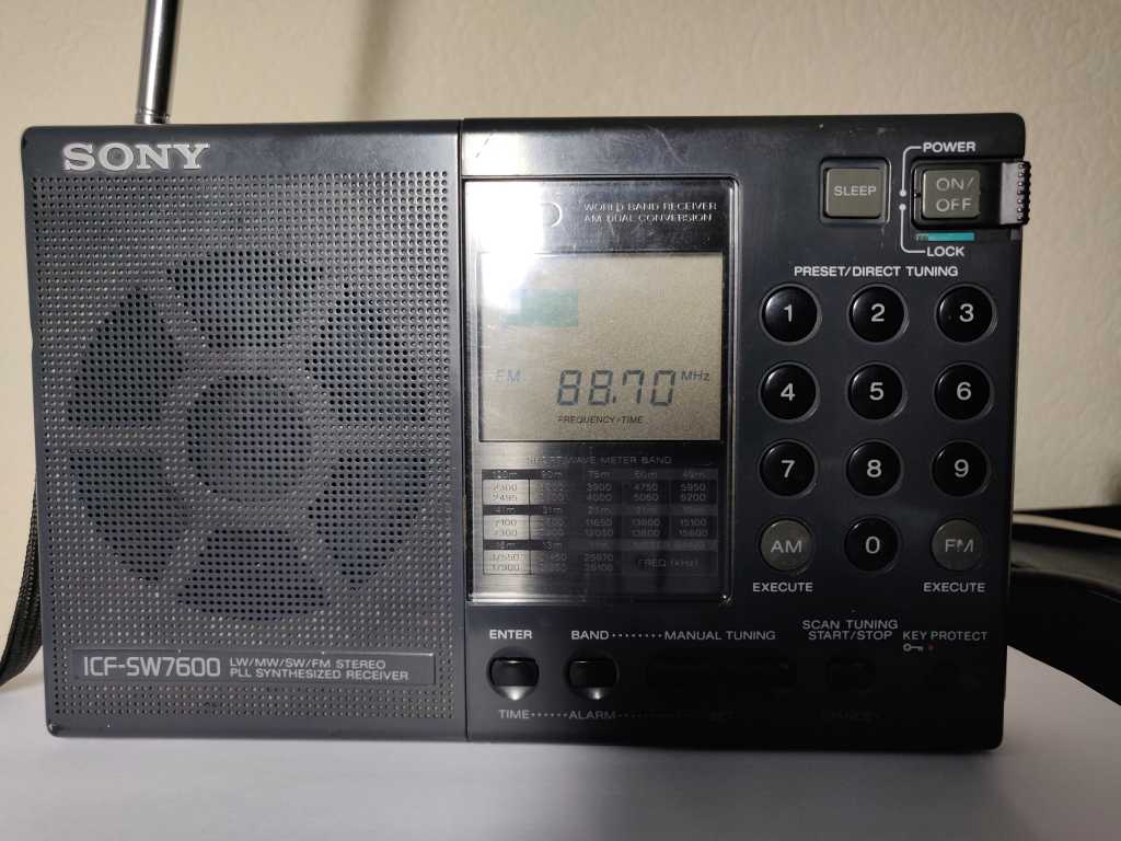 Радиоприемник SONY 7600 в Москве. Фото 1