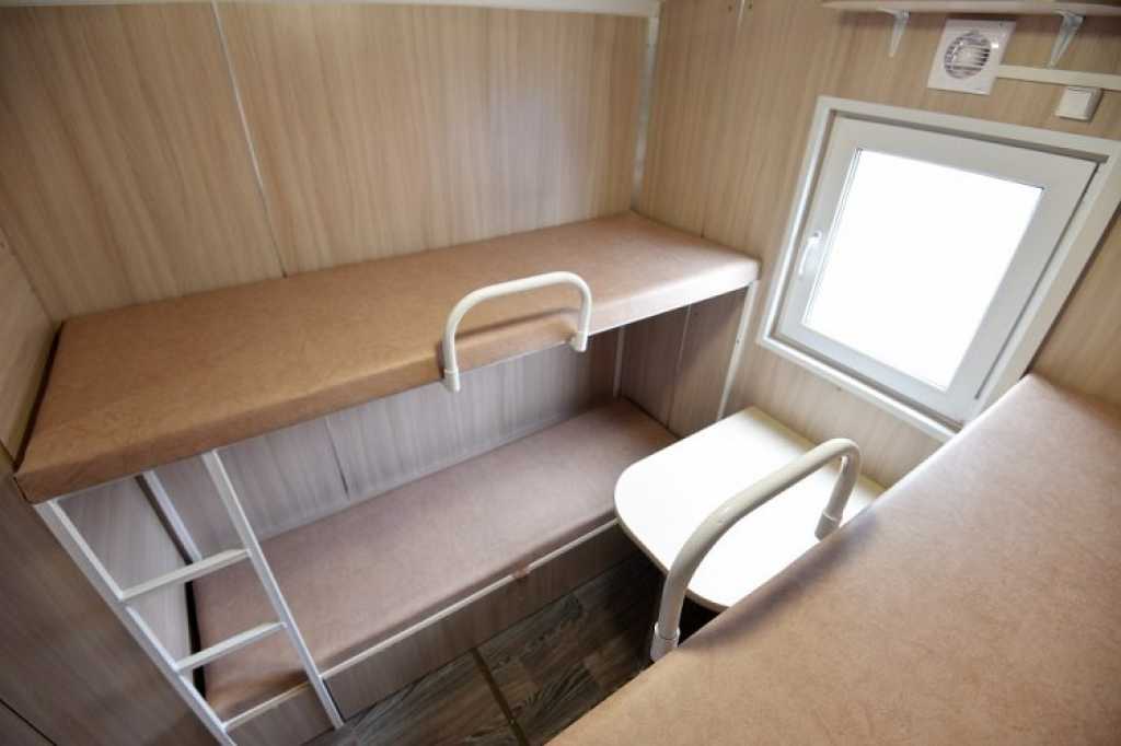 Жилой вагончик с мебелью на прицеп-шасси и санях в наличии в Бирске. Фото 2