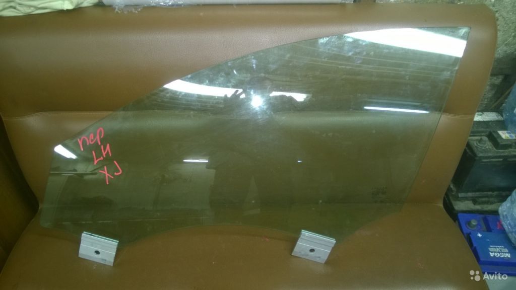 Стекло двери Jaguar XJ X351 в Москве. Фото 1