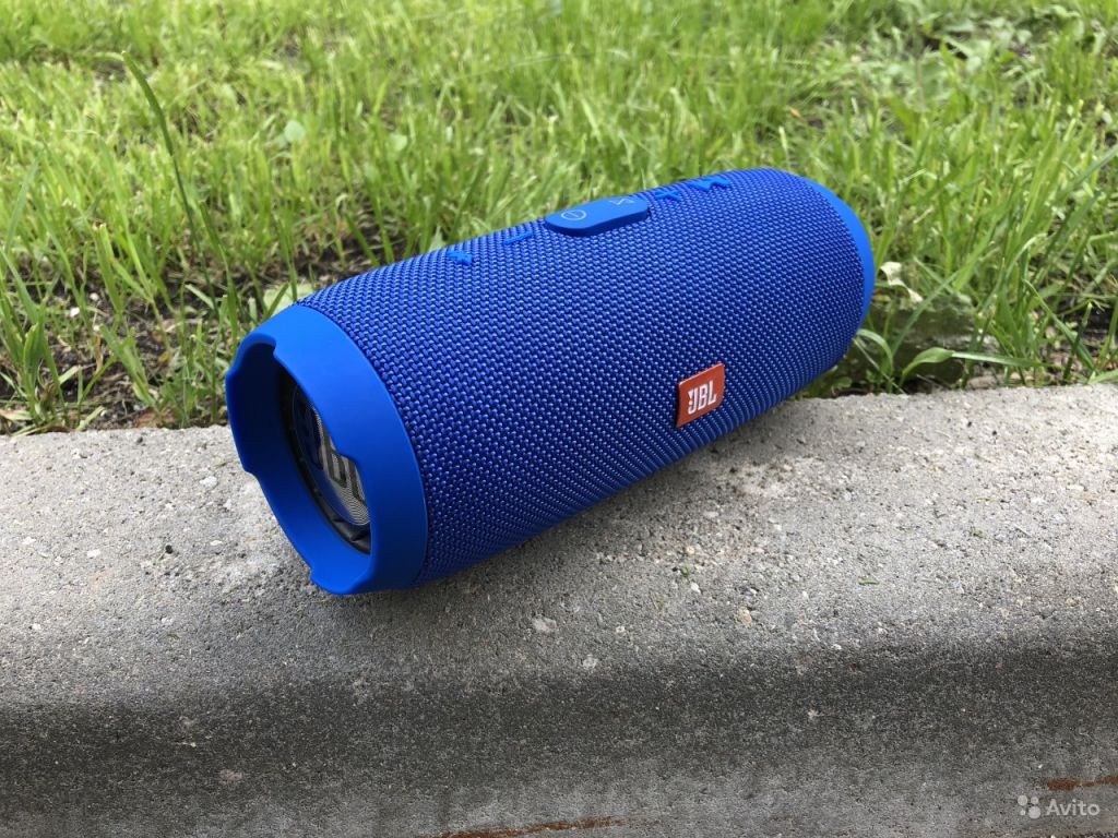 Колонка jbl 3. JBL 3.0. Портативная колонка JBL xtreene3 Blue. JBL charge 3 синяя. Колонка JBL синяя большая.