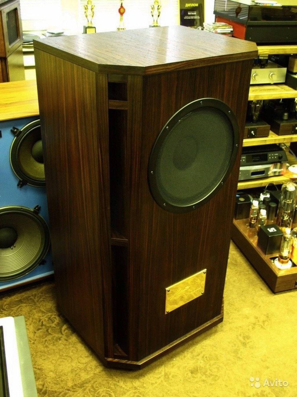 Tannoy gold. Tannoy Monitor Gold 15. Акустика Tannoy Gold. Tannoy Monitor Gold 1968. Tannoy Monitor Gold 15 JBL.