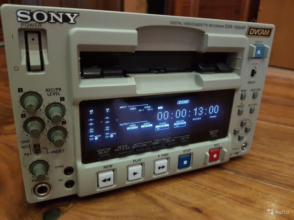 Профессиональный видеорекордер Sony DSR-1500AP в Москве. Фото 1