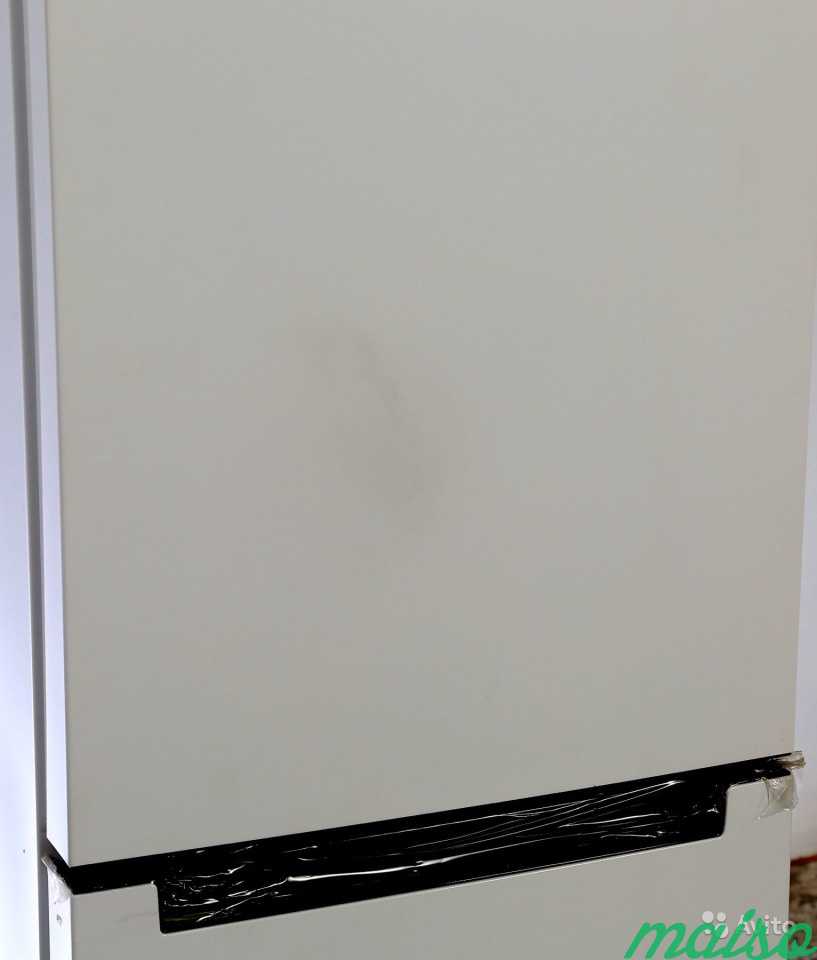 Холодильник Indesit DFE 4200 W в Москве. Фото 2