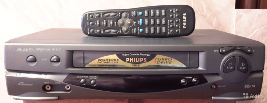 Видеомагнитофон Philips VR597/55 с пультом в Москве. Фото 1