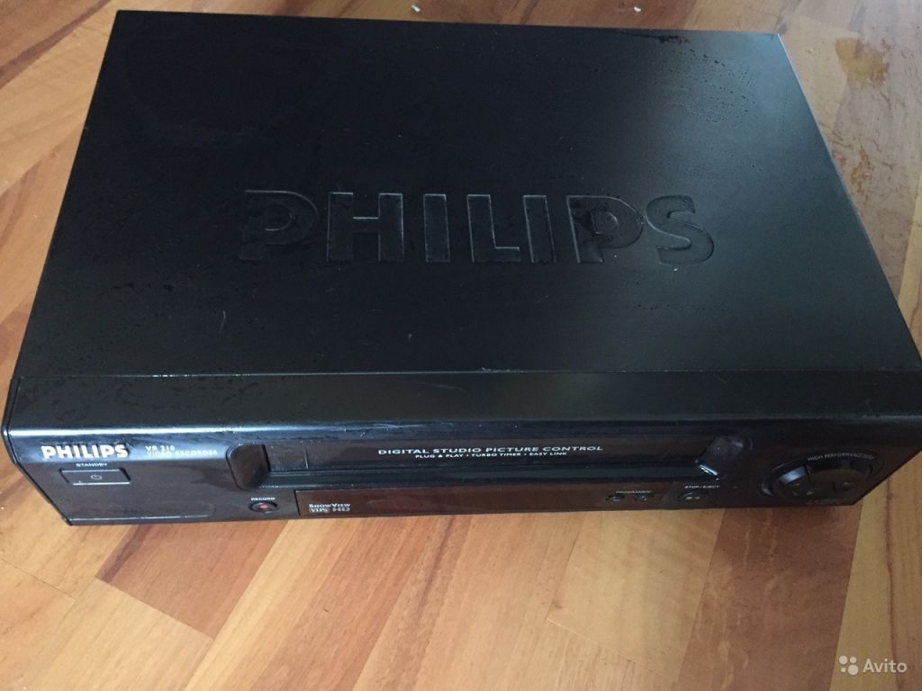 Видеомагнитофон филипс. ТВ тюнер Филипс для видеомагнитофона. Видик Philips. Видеомагнитофон Philips раритетные модели.