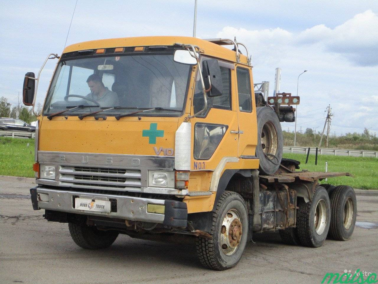 Mitsubishi Fuso тягач