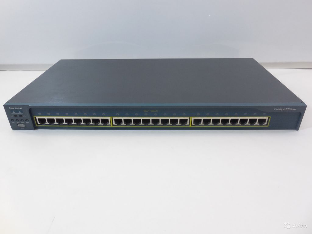 Коммутатор CiscoCatalyst 2950-24 в Москве. Фото 1