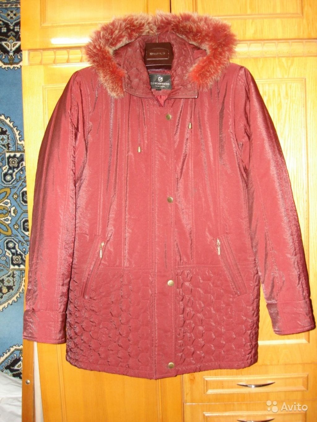 Теплая куртка с капюш. 50-52р в Москве. Фото 1