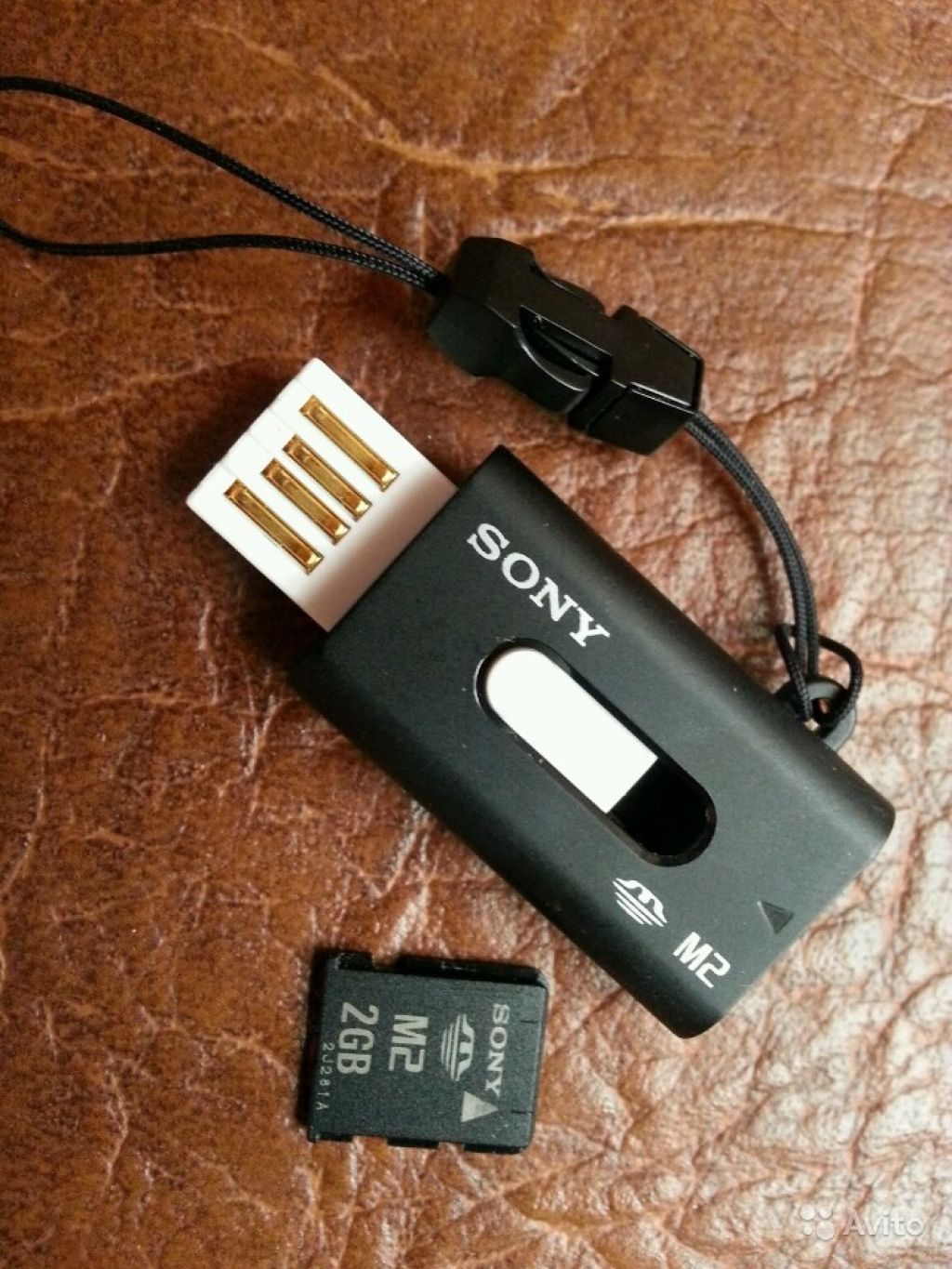 Картридер и memory stick m2. Sony в Москве. Фото 1