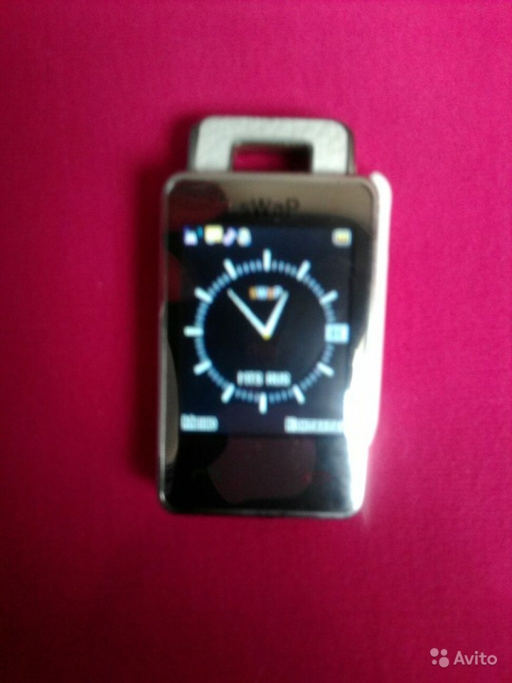 Минителефон-брелок-часы sWap Nova белый в Москве. Фото 1