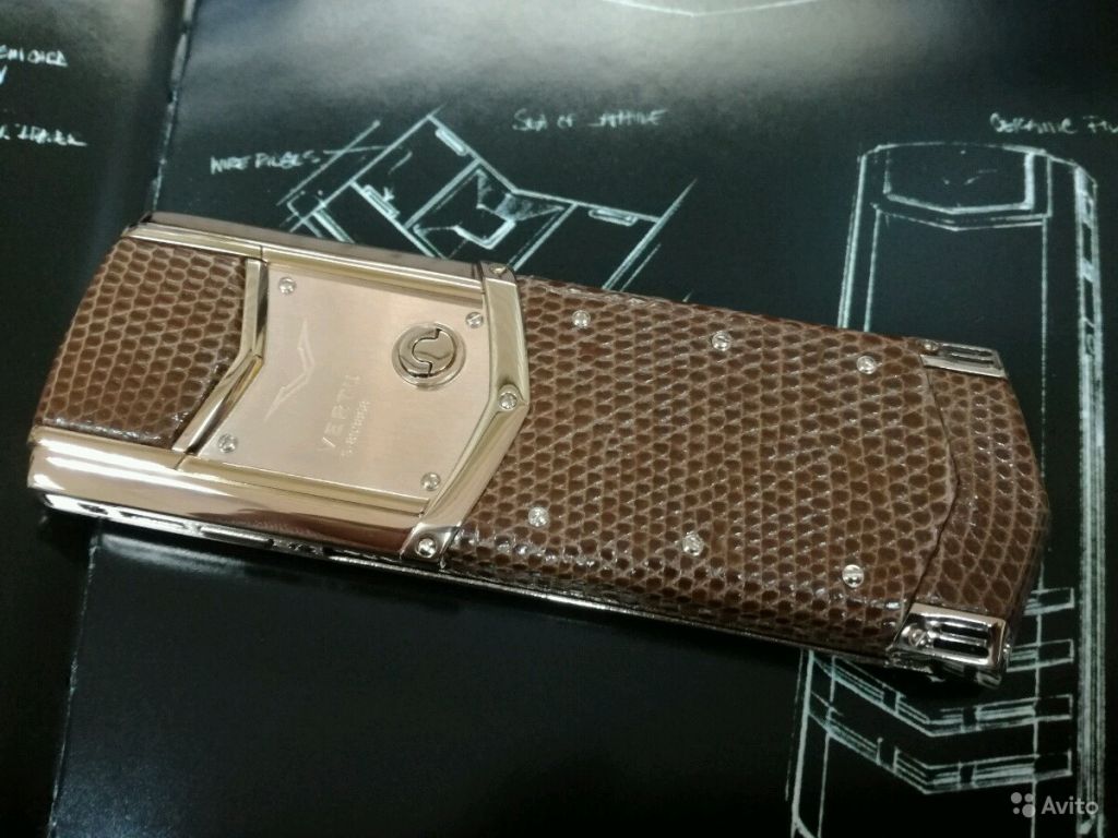 Vertu Signature S Design Brawn Iguana Gold в Москве. Фото 1