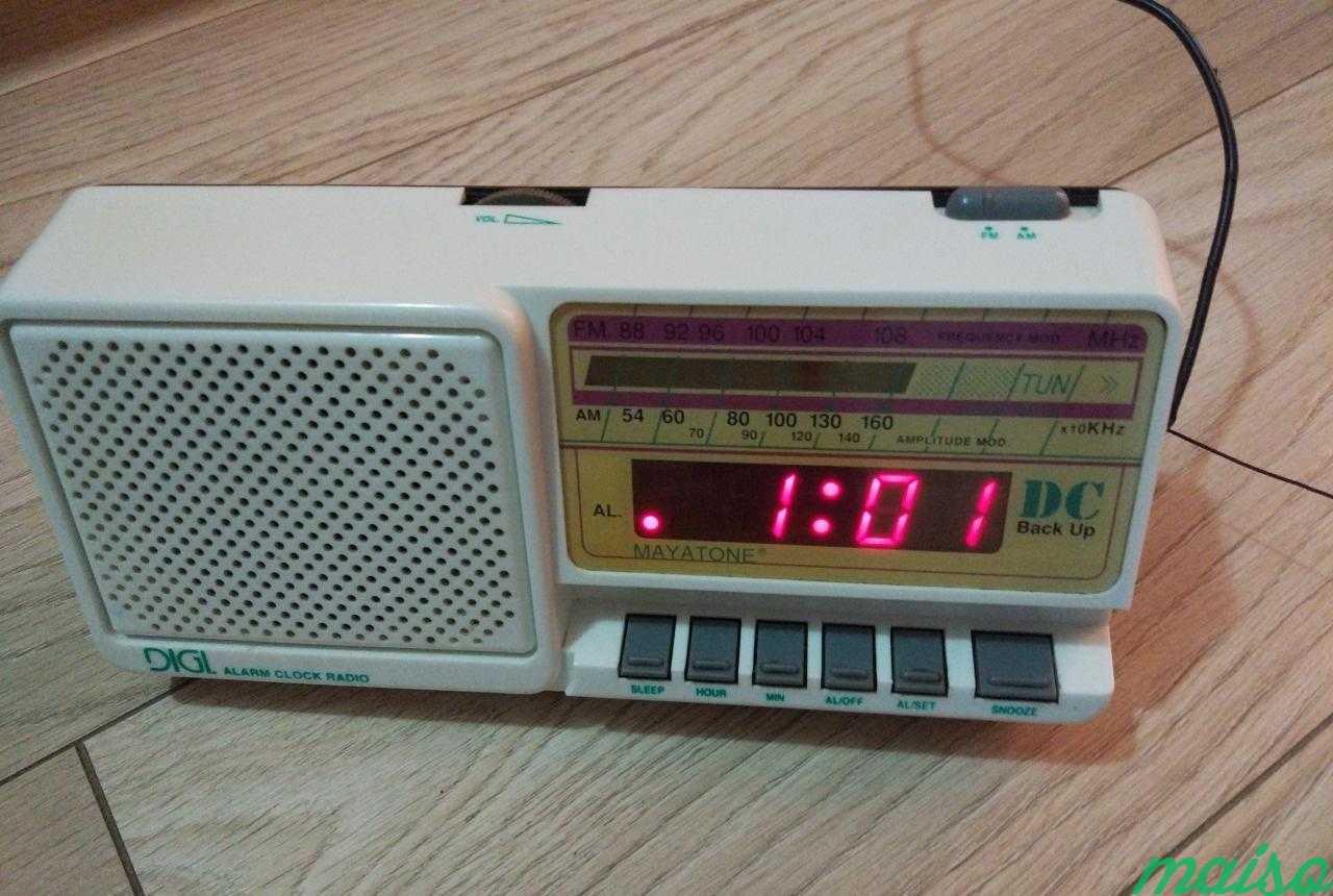 Ретро радиоприемник+электронные часы в Москве. Фото 1