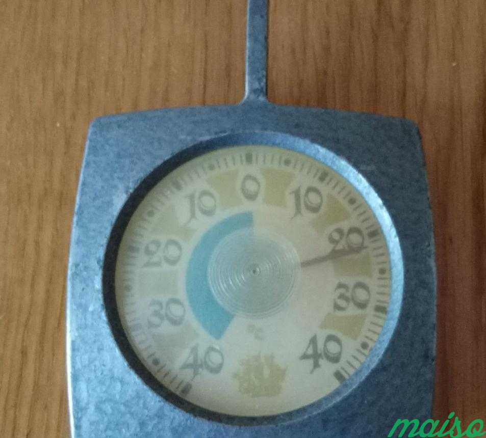 Комнатный термометр в Москве. Фото 1