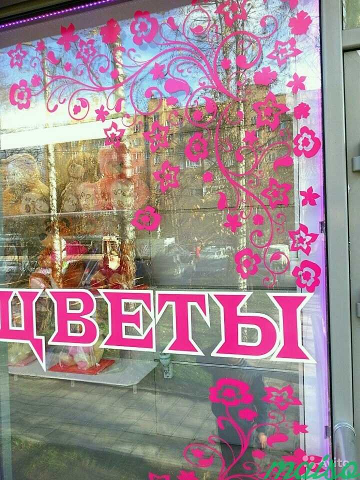 Оклейка оформление витрин павильонов в Москве. Фото 1