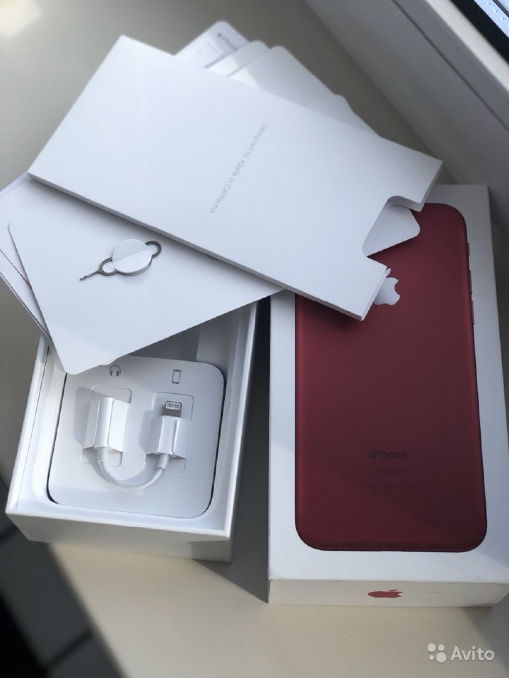 Коробка с аксессуарами от iPhone 7 red в Москве. Фото 1