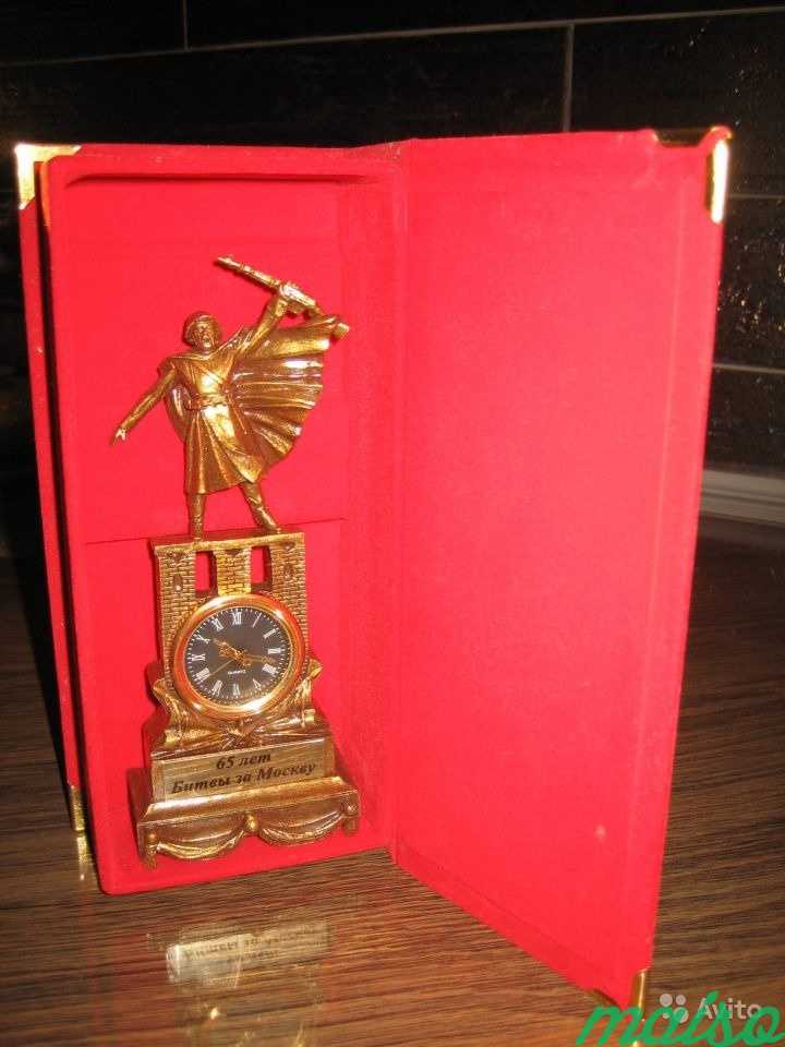 Юбилейные бронзовые часы в Москве. Фото 3
