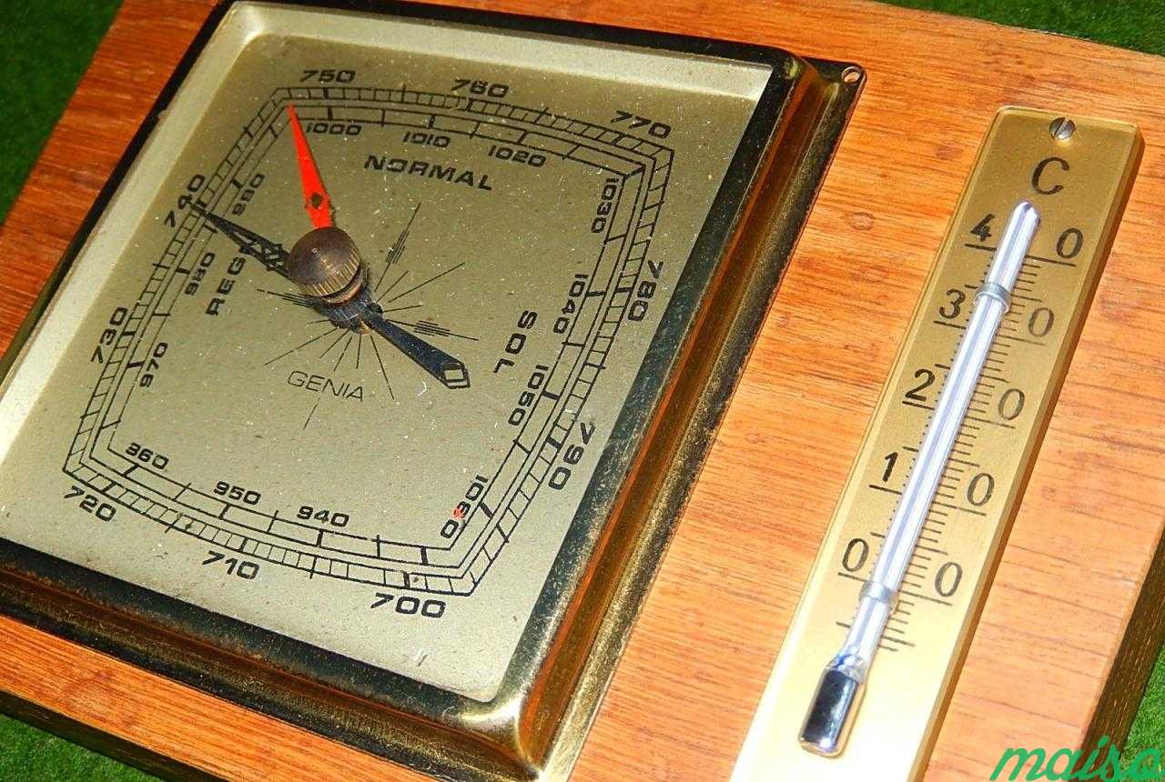 Старинный барометр с термометром, Германия в Москве. Фото 2