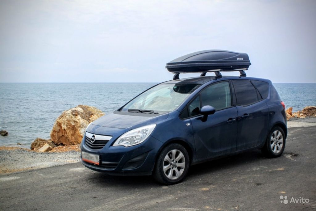Авито б у багажники. Автобокс Опель Мерива. Автобокс для Opel Corsa. Багажник на крышу Opel Meriva a. Бокс на крышу Opel Meriva.