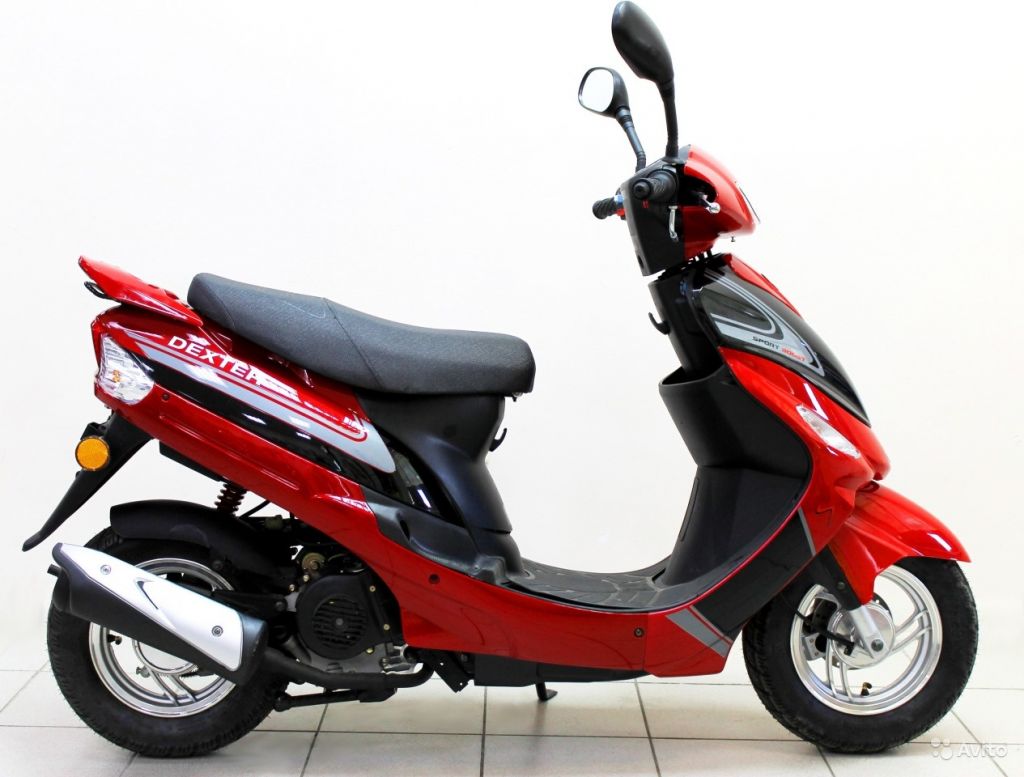 Скутер в чите. Honda скутер 150 кубов 2000 год. Скутер Dexter-100. Скутер EXZEN 49 куб. Красный скутер 75 кубов.