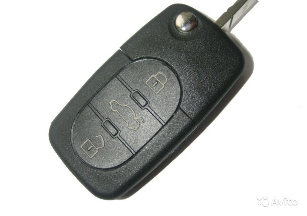 Audi А4 ключ 3 кнопки. Номер 4D0 837 231 D Европа в Москве. Фото 1