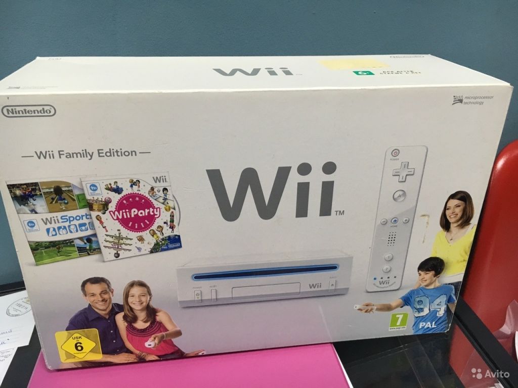 Nintendo купить в москве. Wii Family Edition. Wii коробка. Нинтендо Фэмили. Коврик для Nintendo Wii Family.