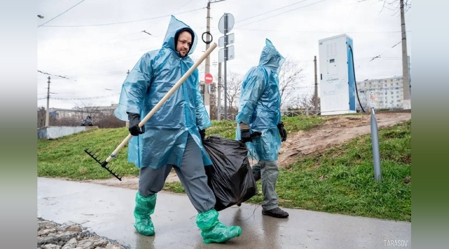 Участники программы «Севастополь - город героев» устроили субботник и очистили побережье - «Новости Крыма»